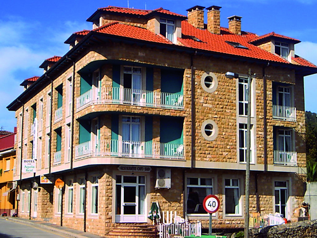 Hotel Águila Real Cangas de Onís Exterior foto